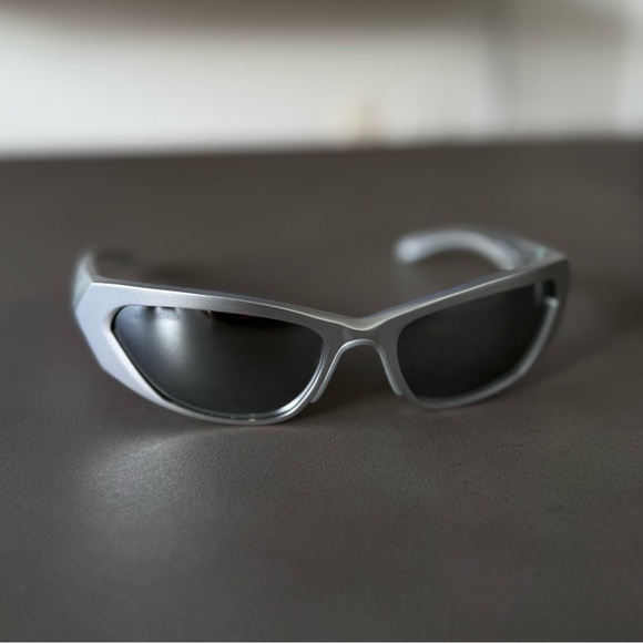 Balenciaga Women Silver Oval Sunglasses - Picture 2 of 9